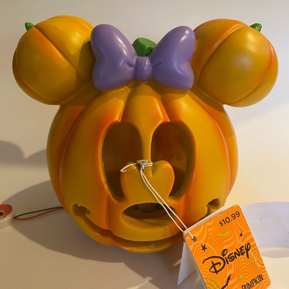 Disney Minnie Mouse Light Up Halloween Pumpkin